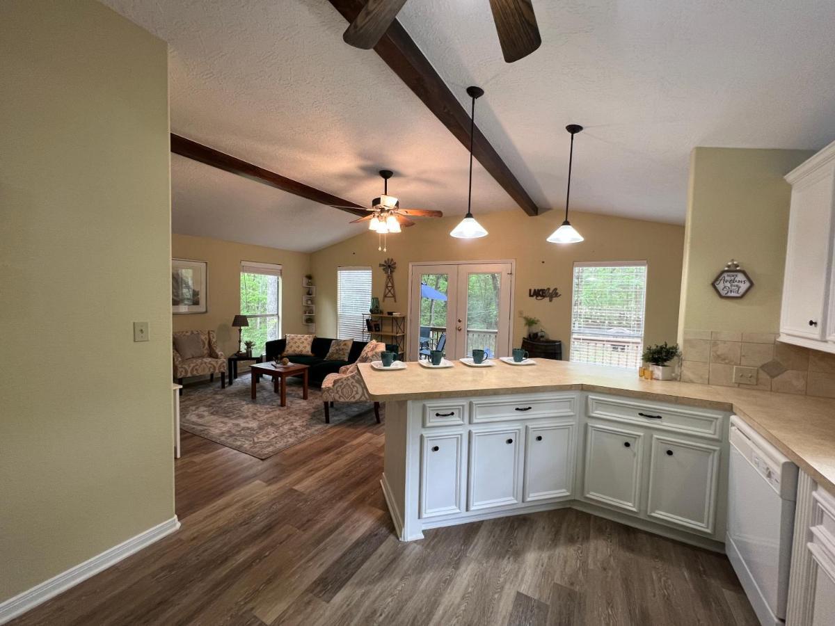 2 Bdrm Treehouse Hideout- Lake Conroe With Boat Ramp Montgomery Eksteriør billede