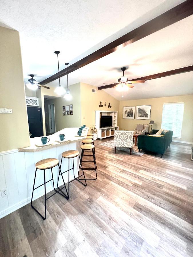 2 Bdrm Treehouse Hideout- Lake Conroe With Boat Ramp Montgomery Eksteriør billede